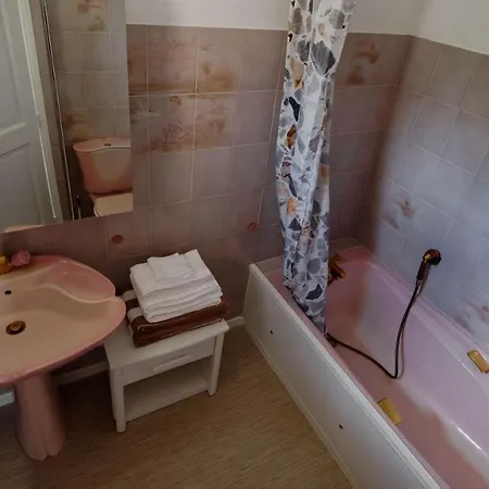 Gasthof La Source Du Touron Fons (Lot)